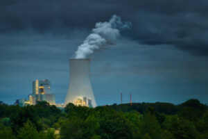 Ekonomiczne korzyści z remediacji: Jak zanieczyszczony teren może stać się źródłem zysku?